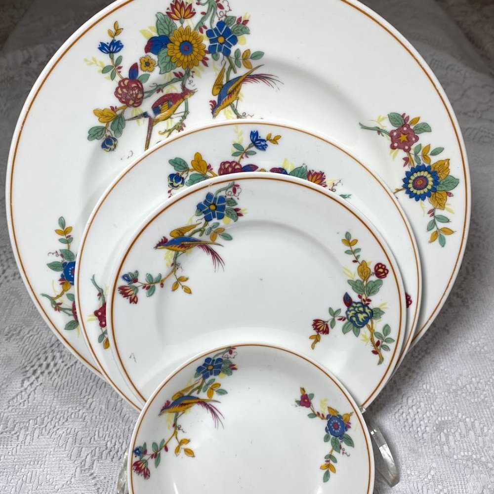 CHARLES AHRENFELDT Limoges France - 4 Piece Place Setting, Florals & Birds, Yell